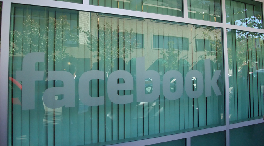 ドラッカーの名言 フェイスブックのceoザッカーバーグは トップマネジメント株式会社